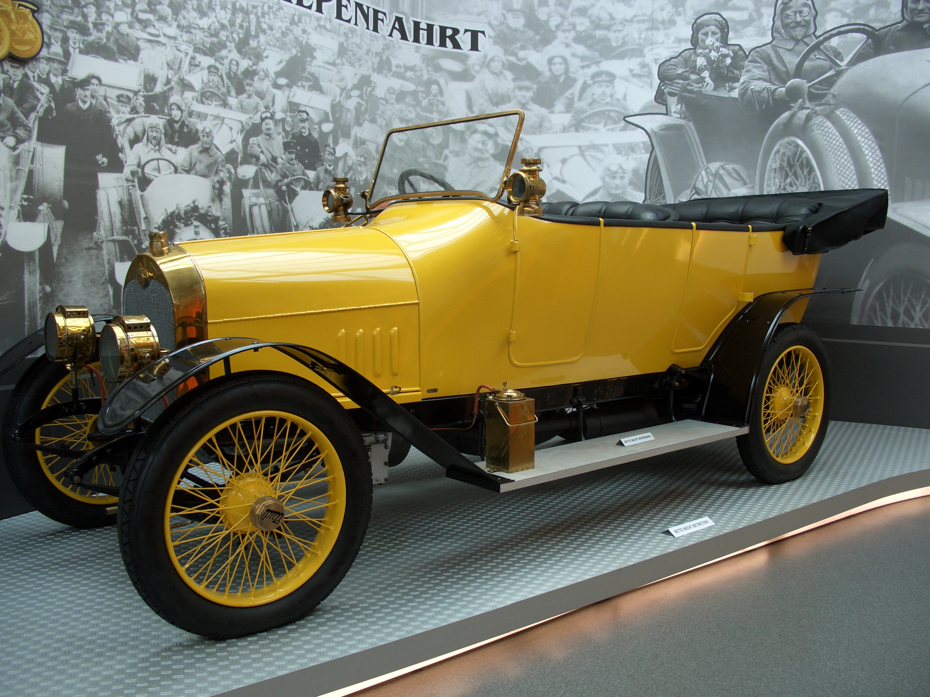Audi Typ B 10/28 fra 1916 på August Horch Museum i Zwickau