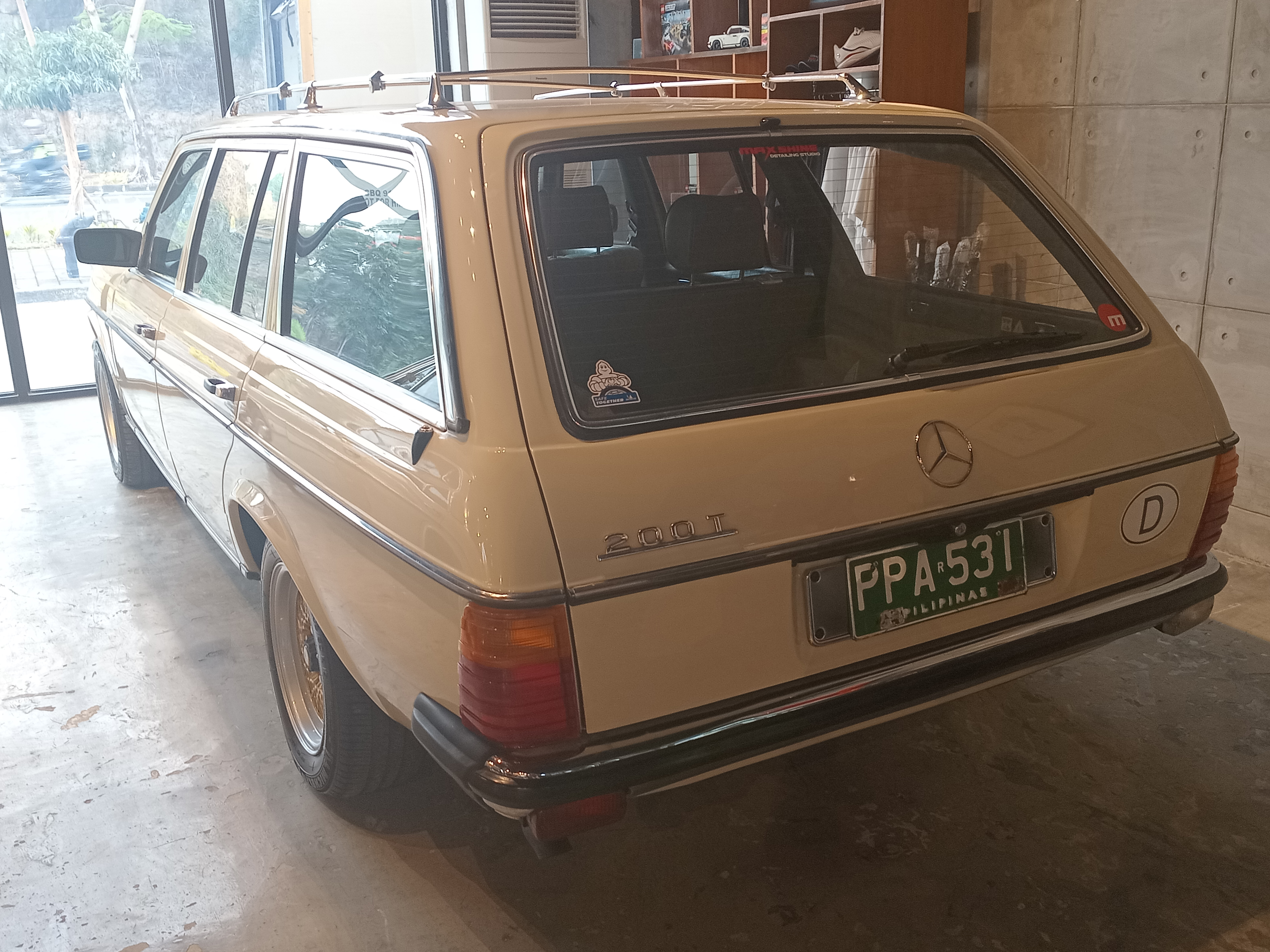 Mercedes-Benz S123 200T stationcar set bagfra