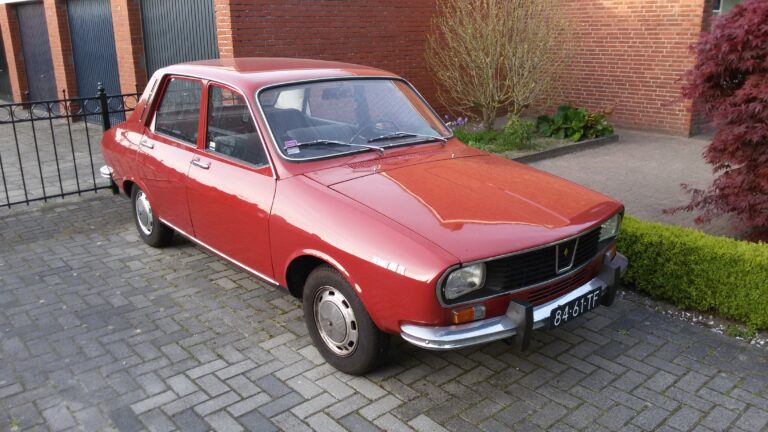Renault 12 TL fra 1972 er et eksempel på den almindelige familiebil, der også har en plads i bilhistorien.